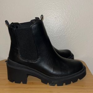 Black Chelsea boots